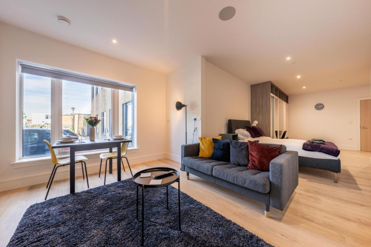 Cozy Apartments - Free Wifi And Parking Onsite Feltham Exterior foto
