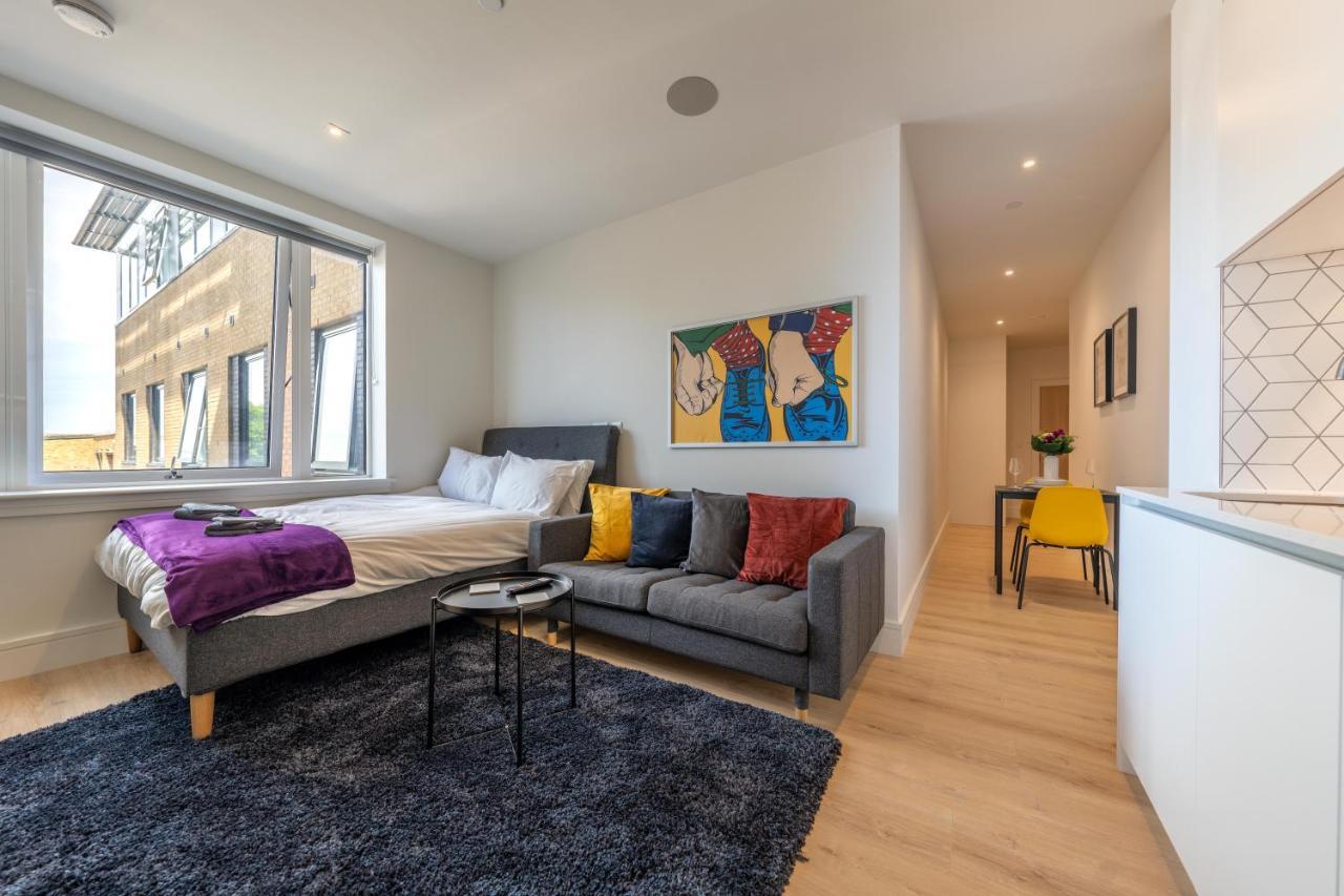 Cozy Apartments - Free Wifi And Parking Onsite Feltham Exterior foto